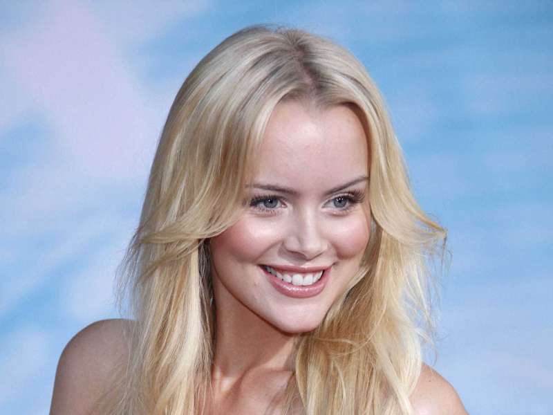 Actress Helena Mattsson Wallpaper